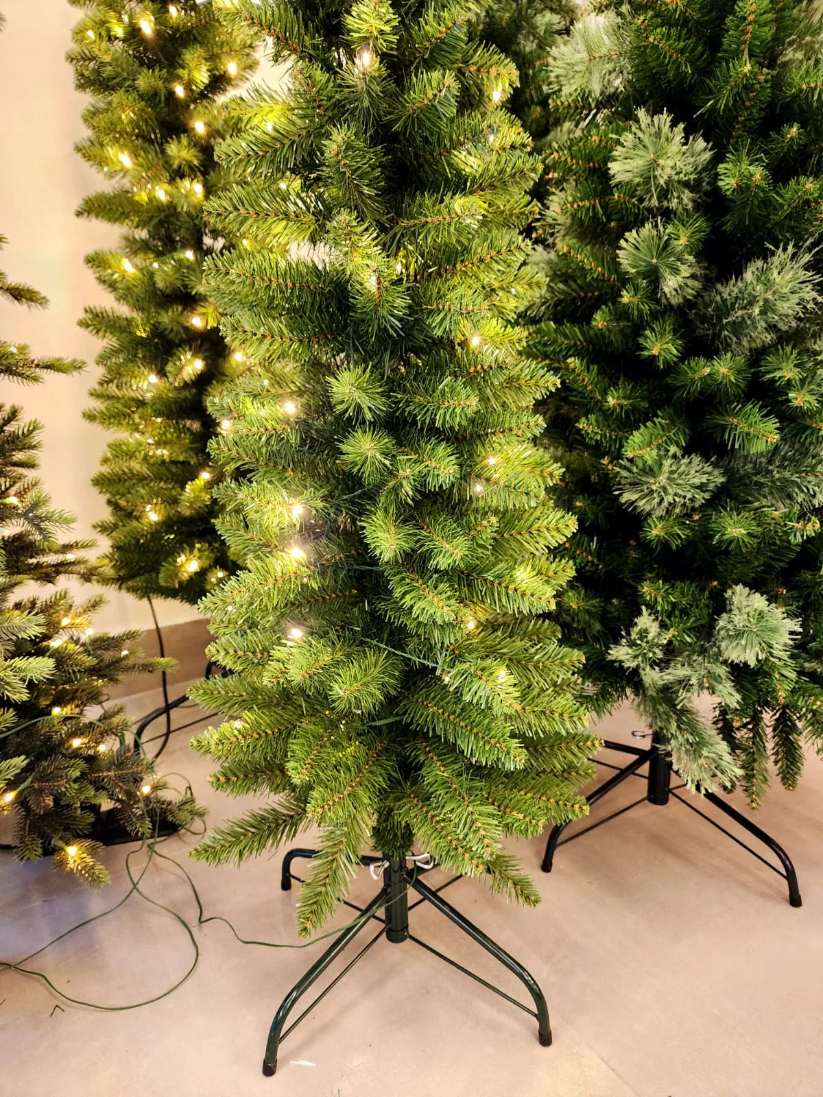 Árvore de Natal Slim Barcelona 1,80m 260 Galhos 100 LEDs Warm