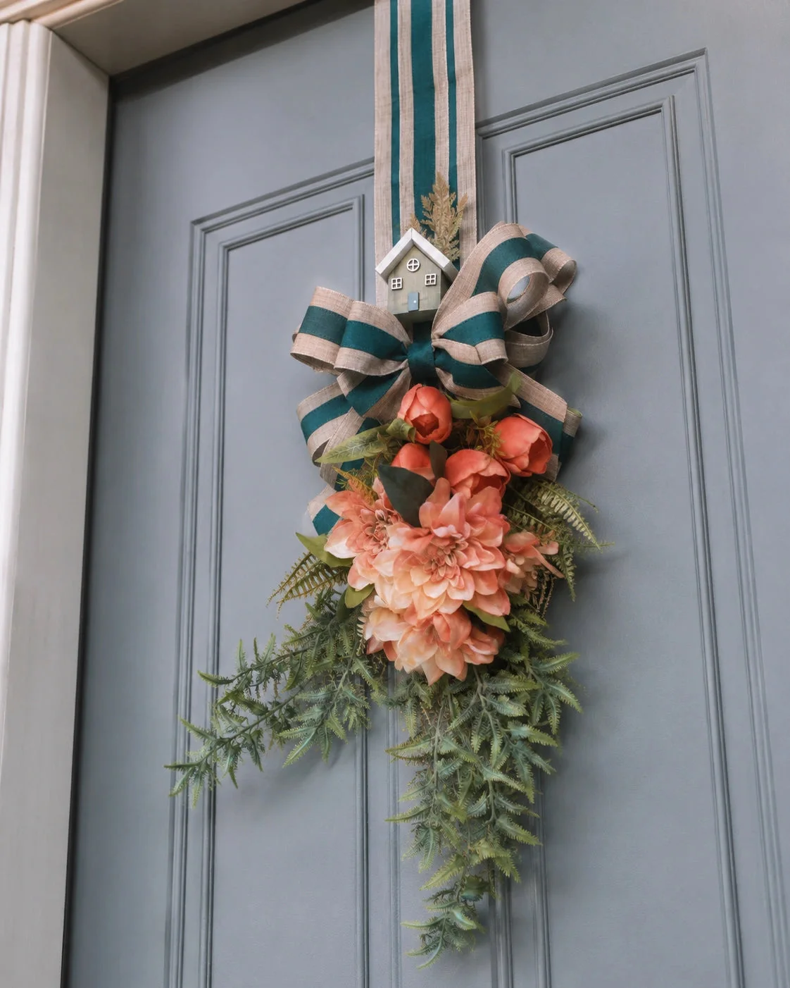 Escapulário de Porta Verde Petróleo com Flores, Tulipas e Casinha