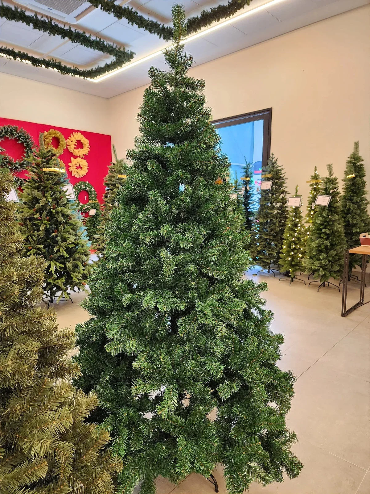 Árvore de Natal Tradicional Copacabana 2,10m • 720 Galhos