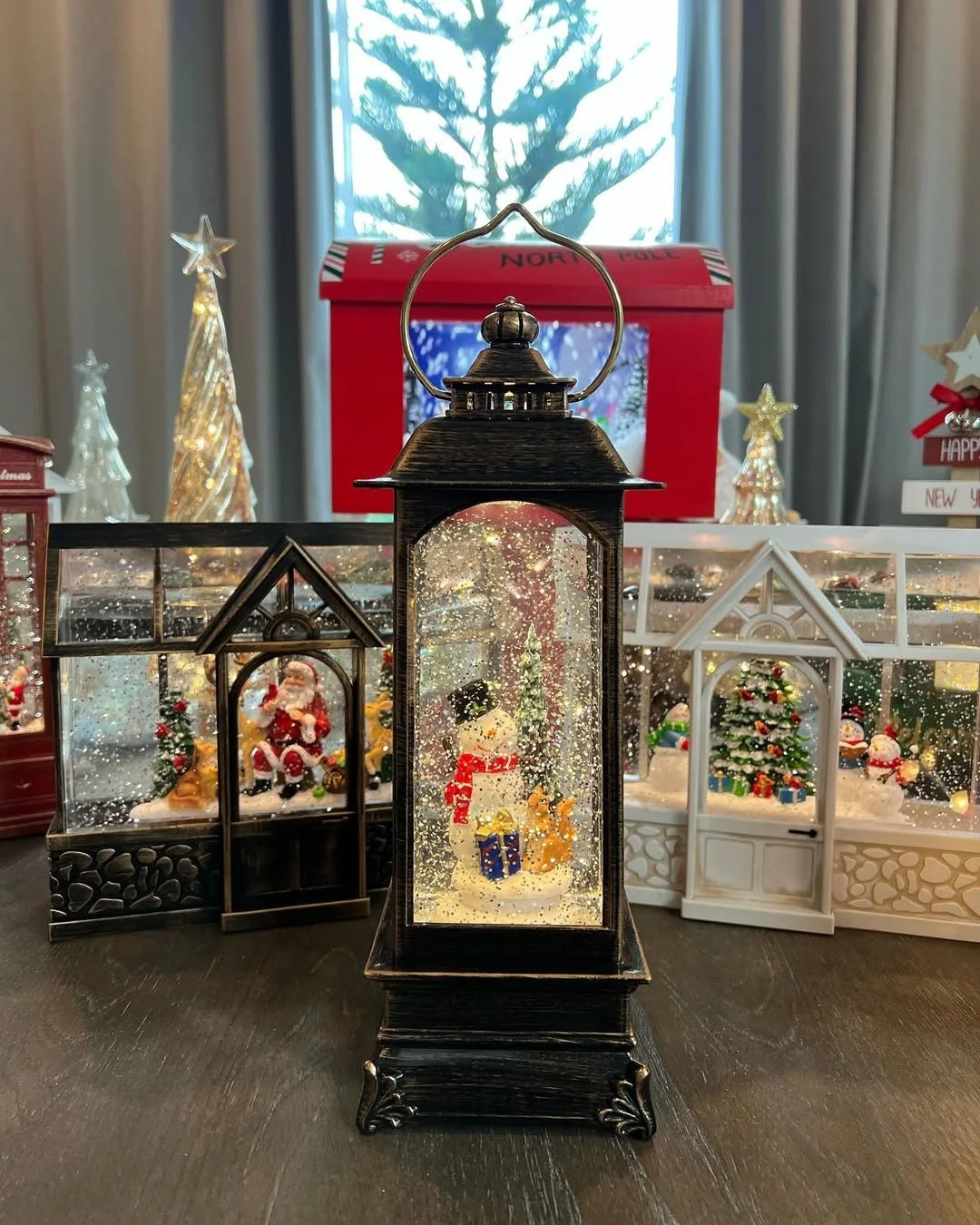 Lanterna Natalina com Neve e Luz - Design Retrô