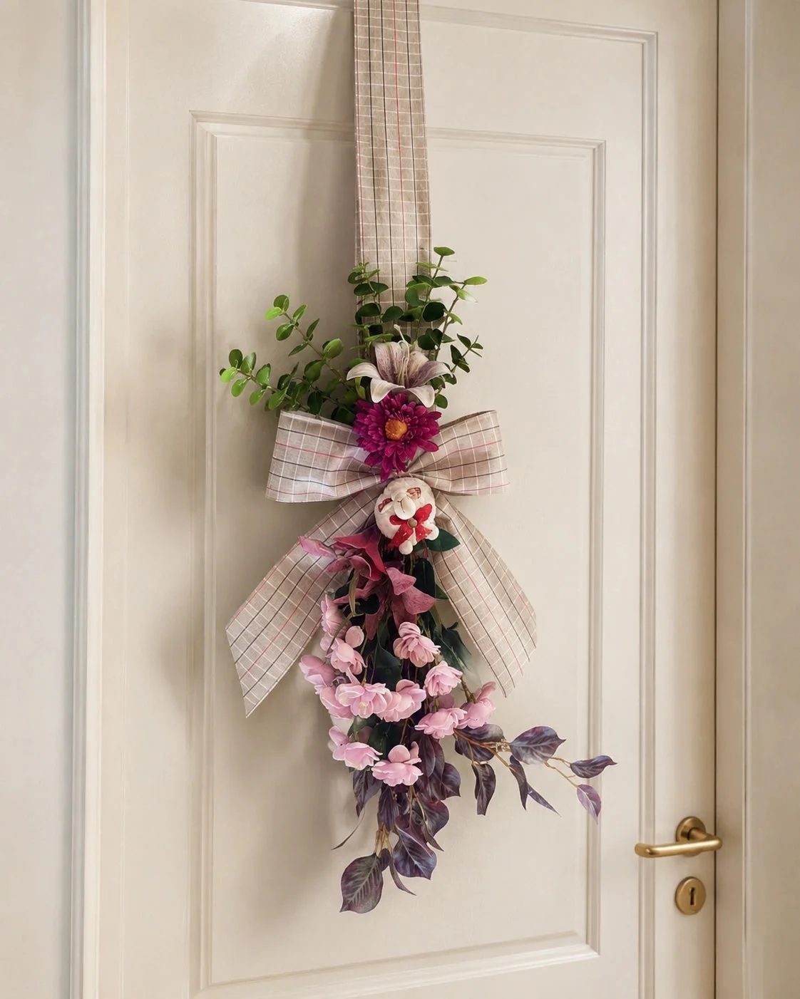 Escapulário de Porta Xadrez com Flores Lilases e Ovelhinha
