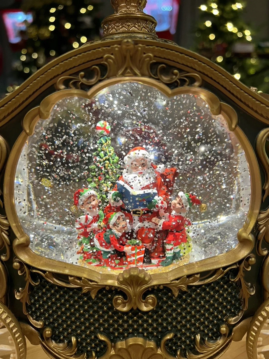Globo de Neve em Carruagem Natalina - Design Luxo