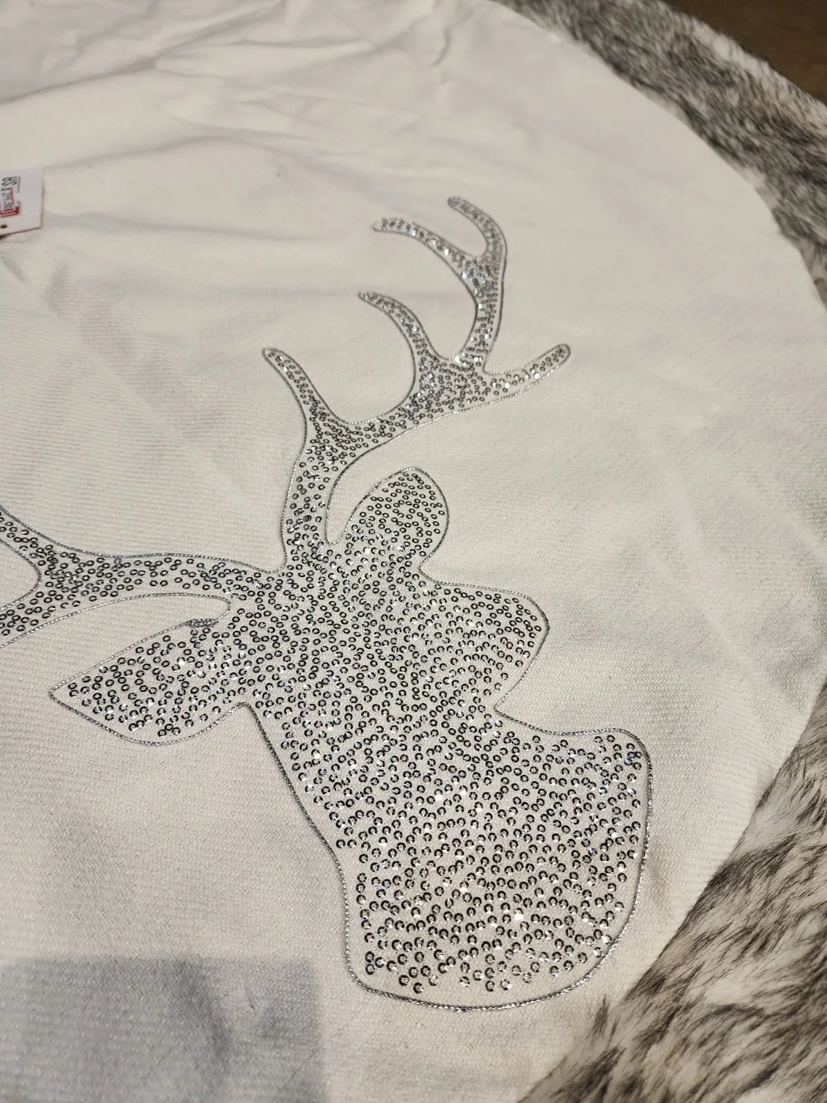 SAIA DE ÁRVORE RENA PRATA COM BRANCO LUXO
